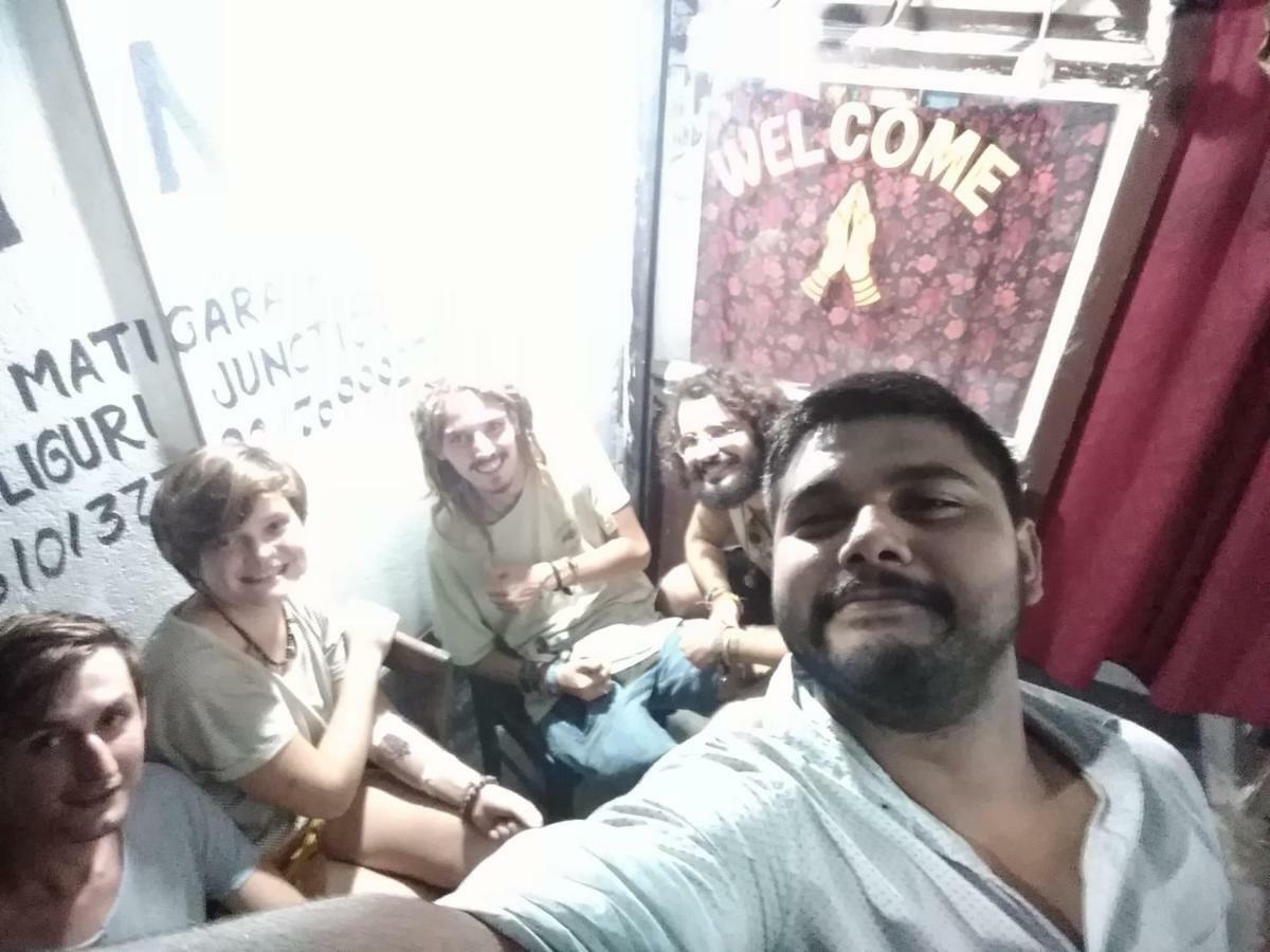 Atathi Niwas Guest House For Backpackers And Travellers สิริกุรี ภายนอก รูปภาพ
