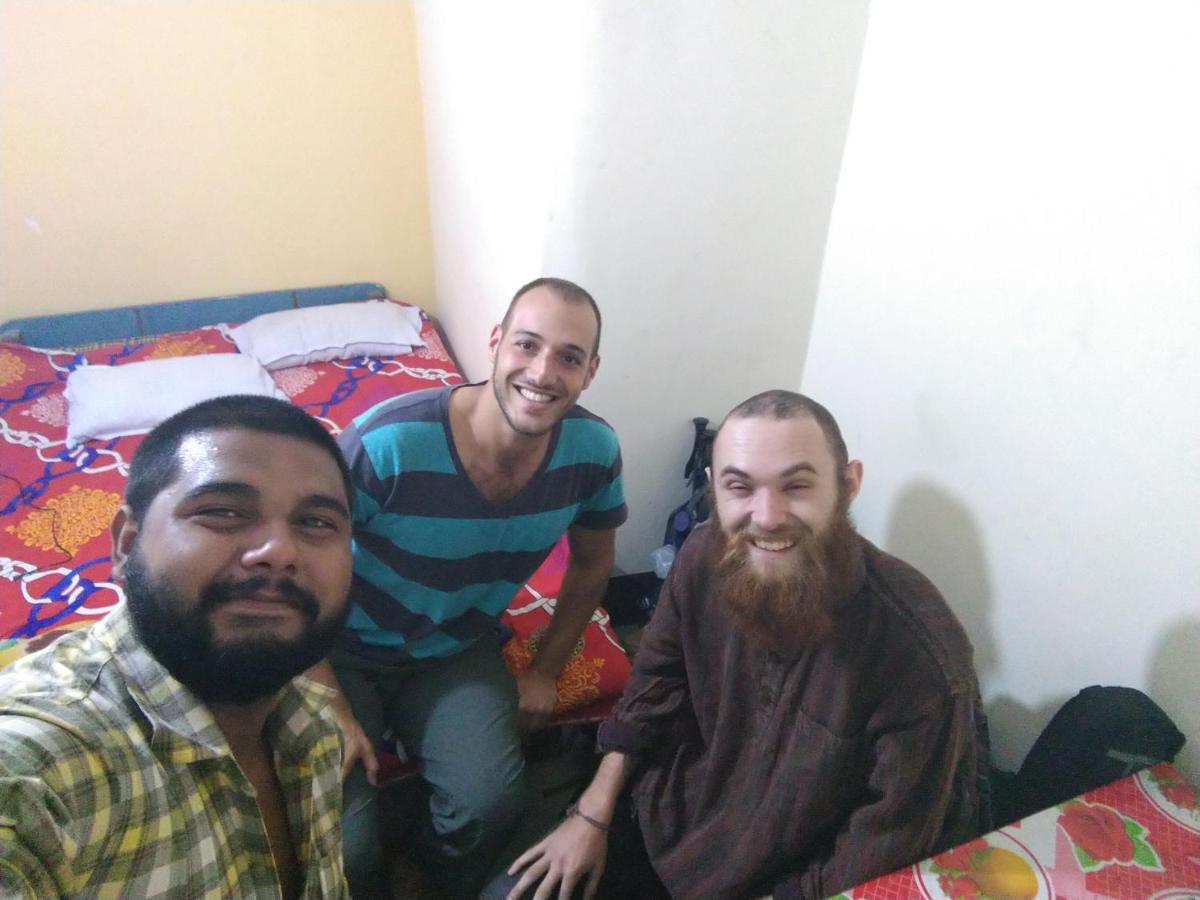 Atathi Niwas Guest House For Backpackers And Travellers สิริกุรี ภายนอก รูปภาพ
